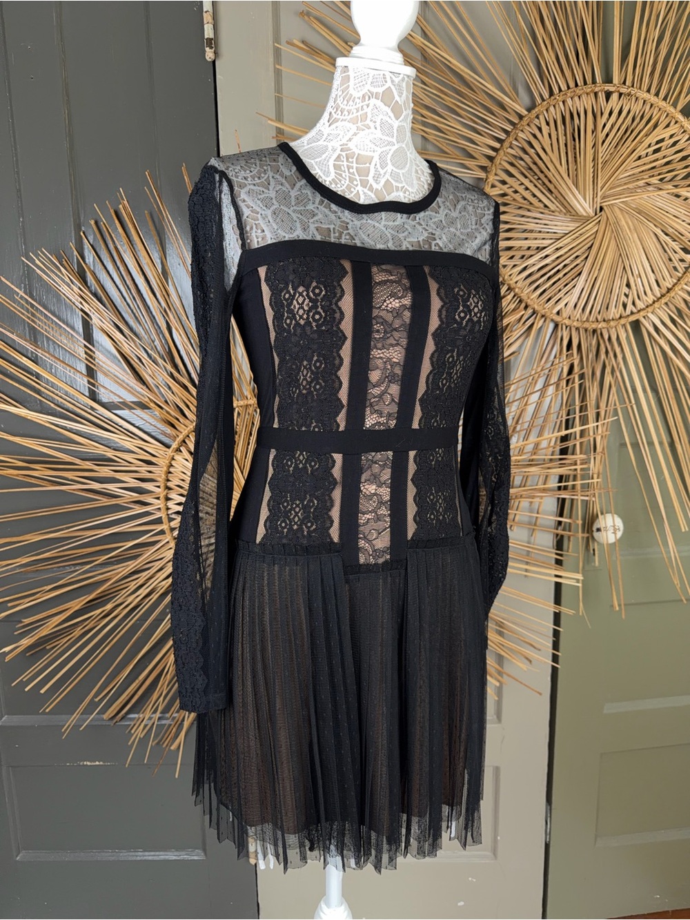 BCBG MaxAzria Stef Black Pleated Lace Sheer Tulle Mini Formal Cocktail Dress S